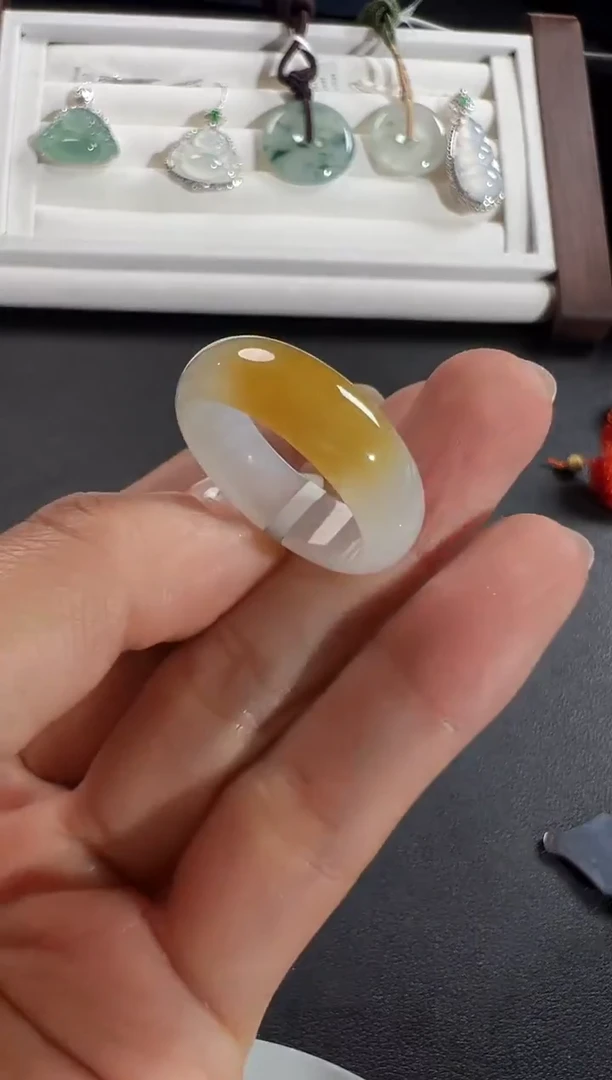 18K金镶嵌戒圈翡翠KYJF1228-049 圈口19