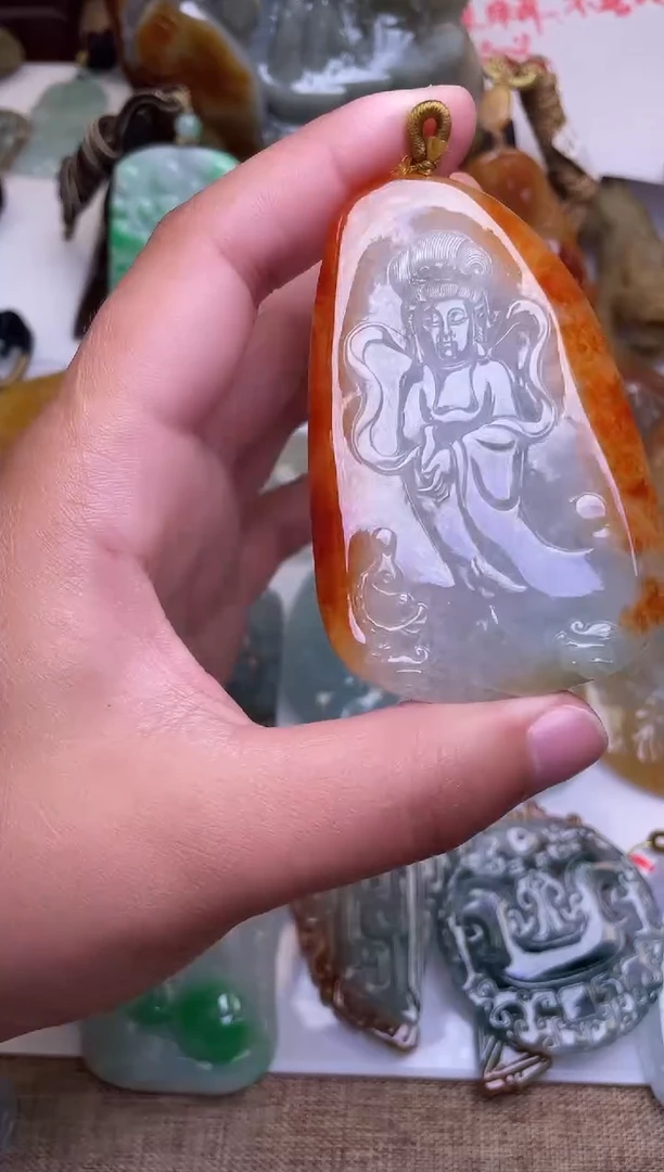 颈饰未镶嵌翡翠观音