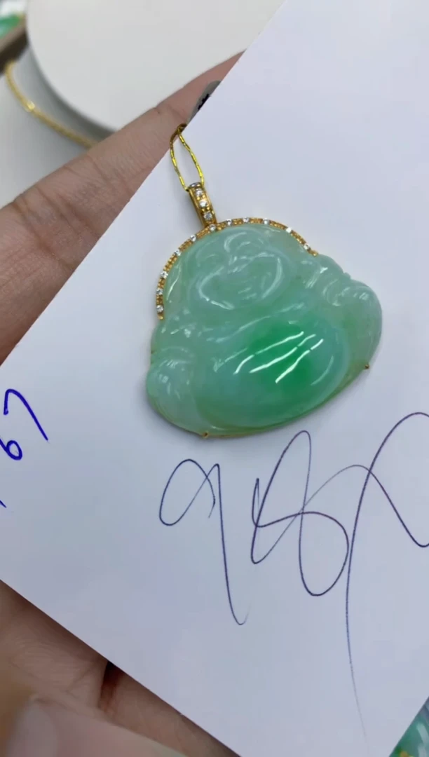 翡翠18K金镶嵌颈饰11111111111