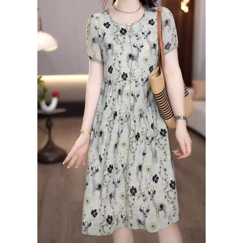 2025夏季新款时尚碎花显瘦气质优雅减龄宽松休闲亲肤女士连衣裙