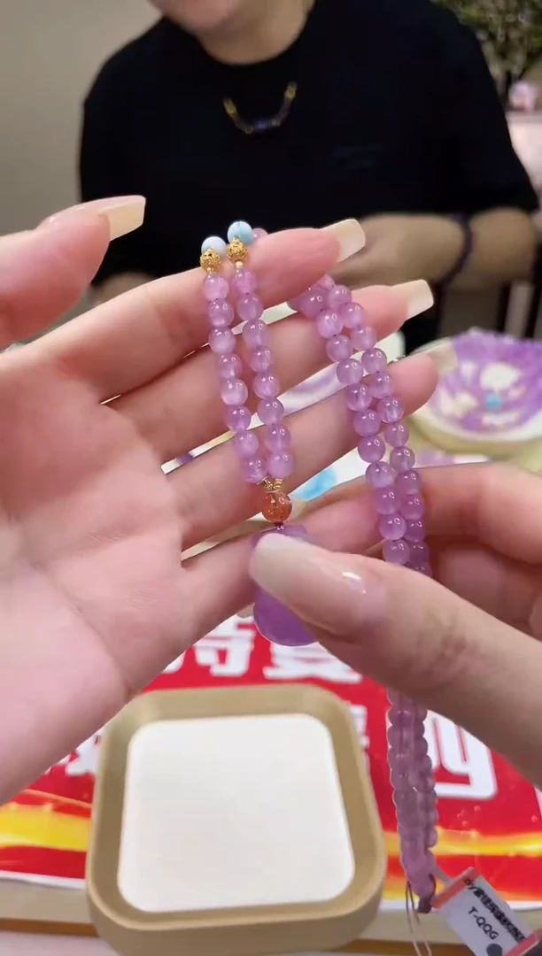 未镶嵌锂辉石1@@ZY40806030