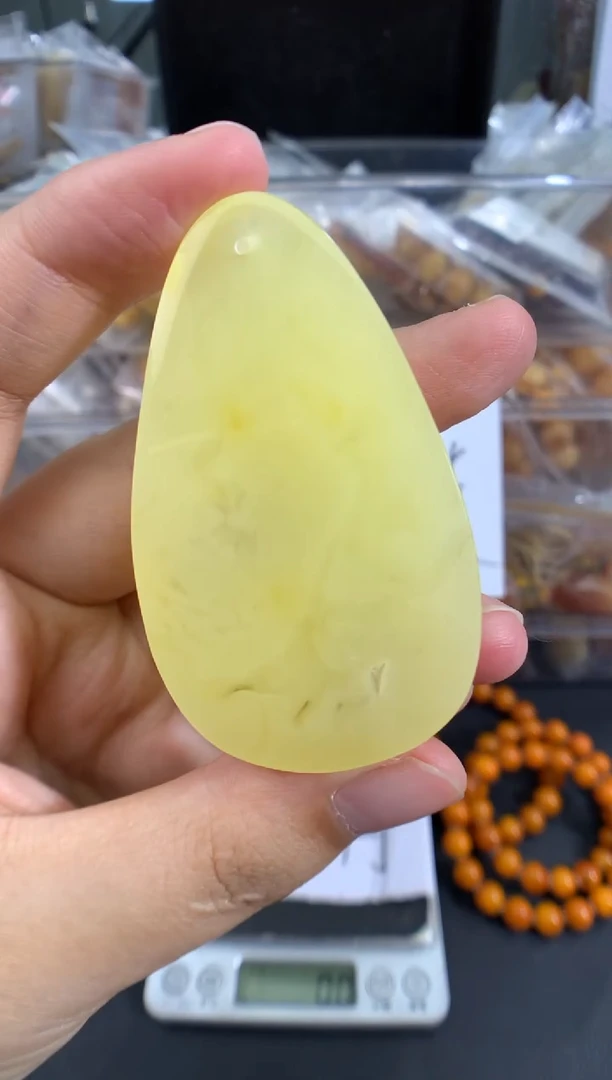 琥珀未镶嵌珠宝奇石1