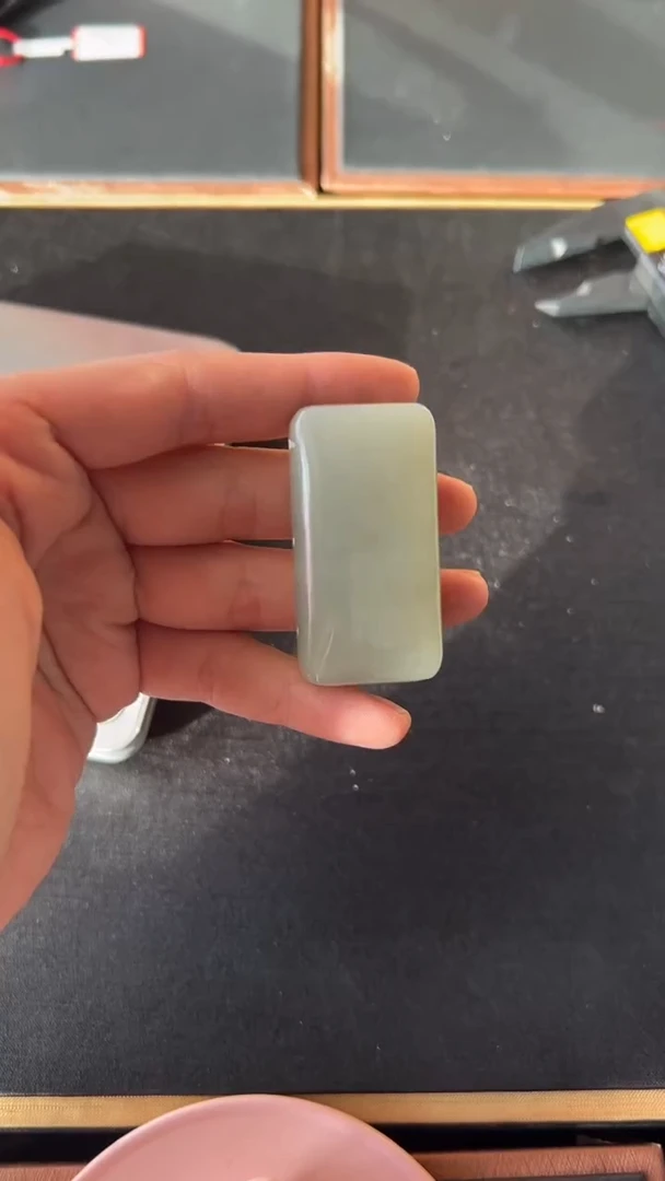 【闪购商品】和田玉吊坠(赠链)未镶嵌且末微色差近矿