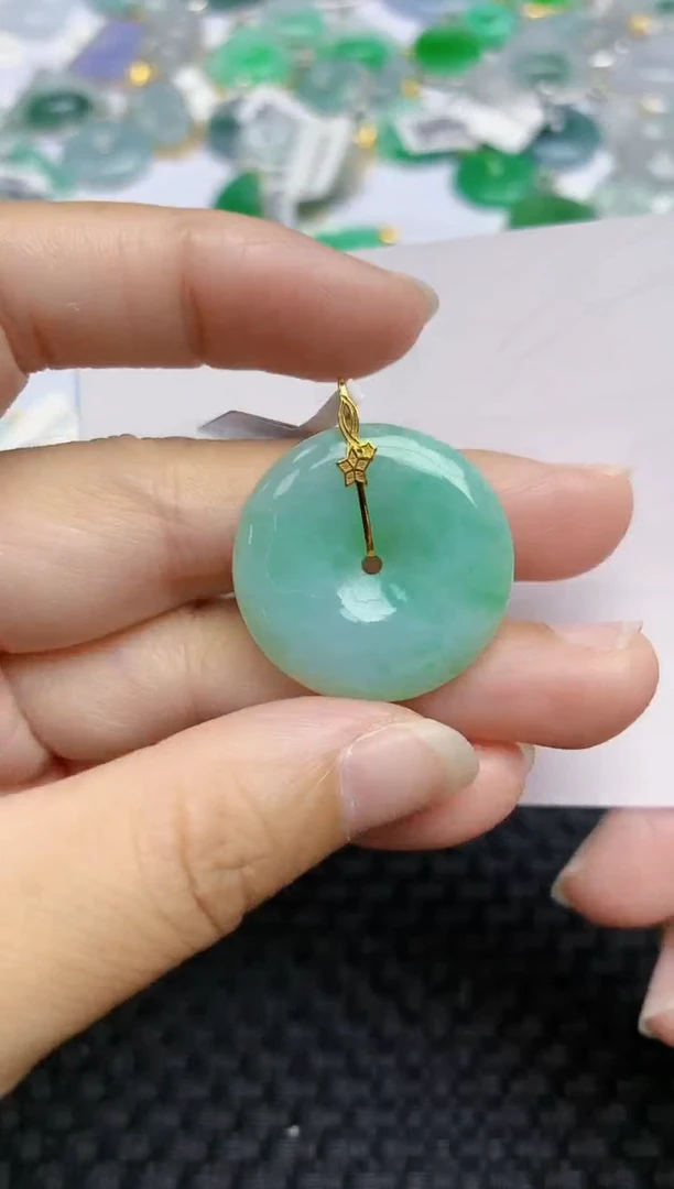 翡翠18K金镶嵌颈饰天然A货翡翠