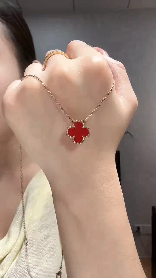 18K金镶嵌项链玛瑙/玉髓红色单花项链GHJ