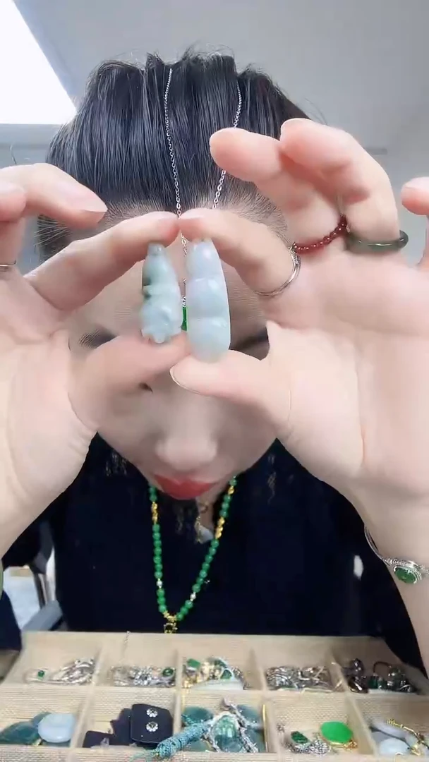 【闪购商品】翡翠颈饰未镶嵌白菜+福豆吊坠