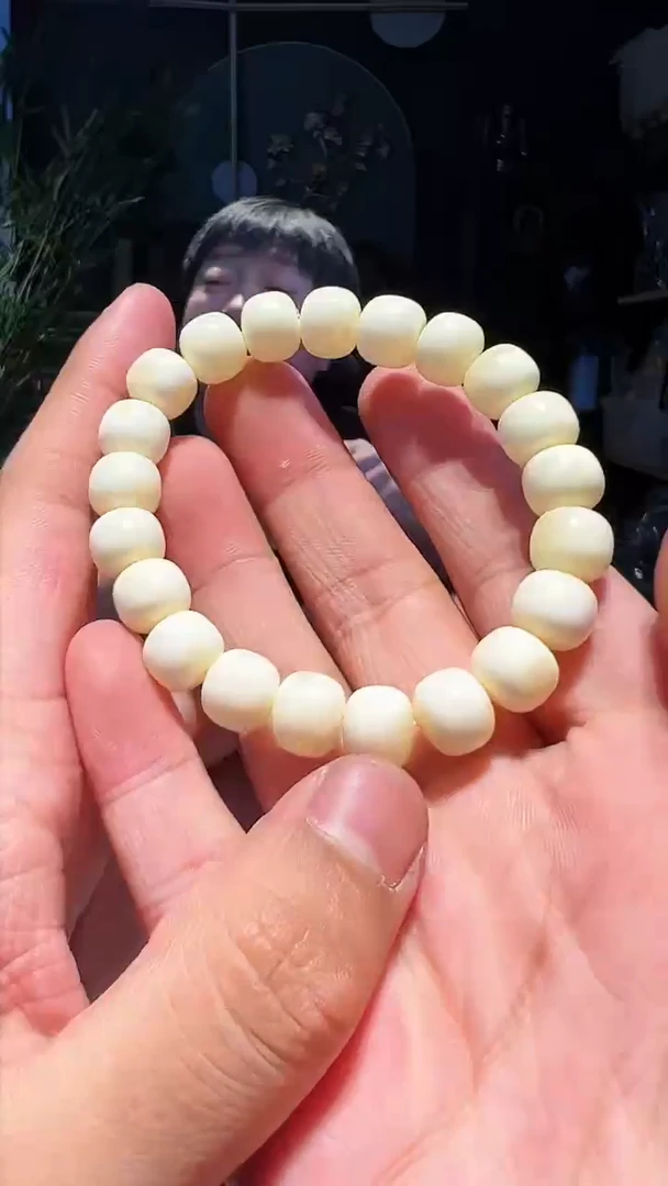 【闪购商品】蜜蜡手串未镶嵌单圈10+