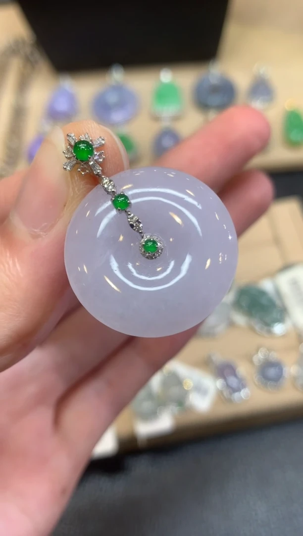 翡翠18K金镶嵌颈饰平安扣【无服务费】