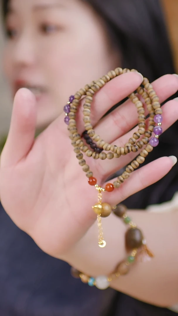 水晶手串未镶嵌(文莱奇楠0.5项链+葫芦吊坠）