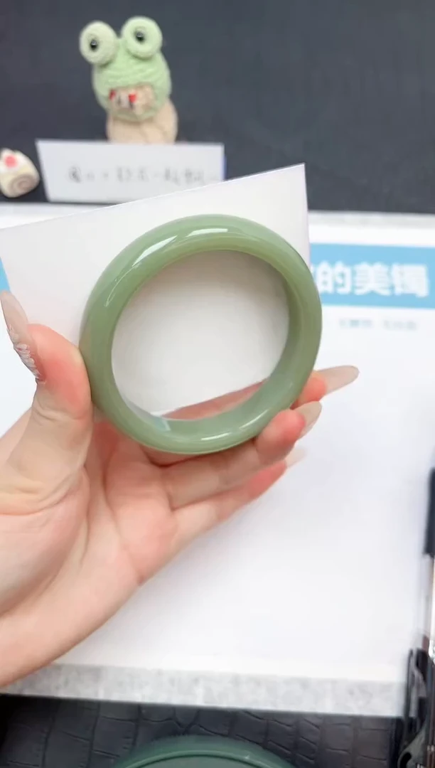 【闪购商品】石英质玉手镯未镶嵌153-59.2
