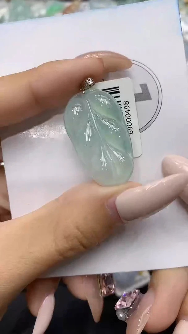 颈饰18K金镶嵌翡翠111111111111