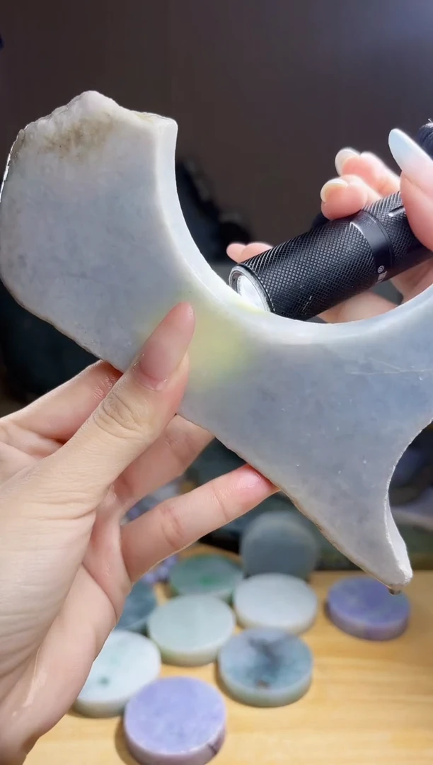 翡翠未镶嵌颈饰翡翠A货 温谭225