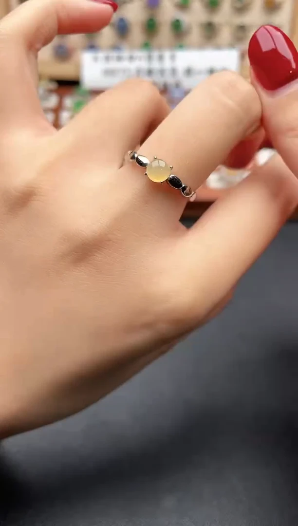 未镶嵌戒指翡翠一物一证一礼盒