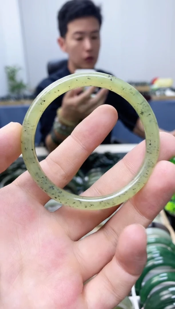 和田玉手镯未镶嵌52.2（8）