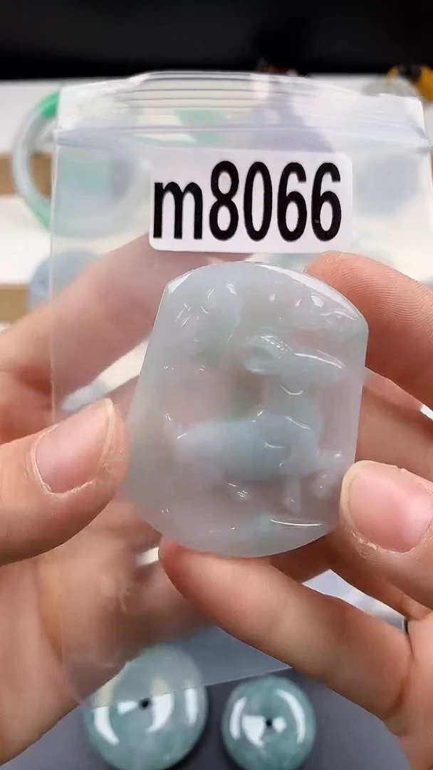 颈饰未镶嵌翡翠天然翡翠吊坠挂件