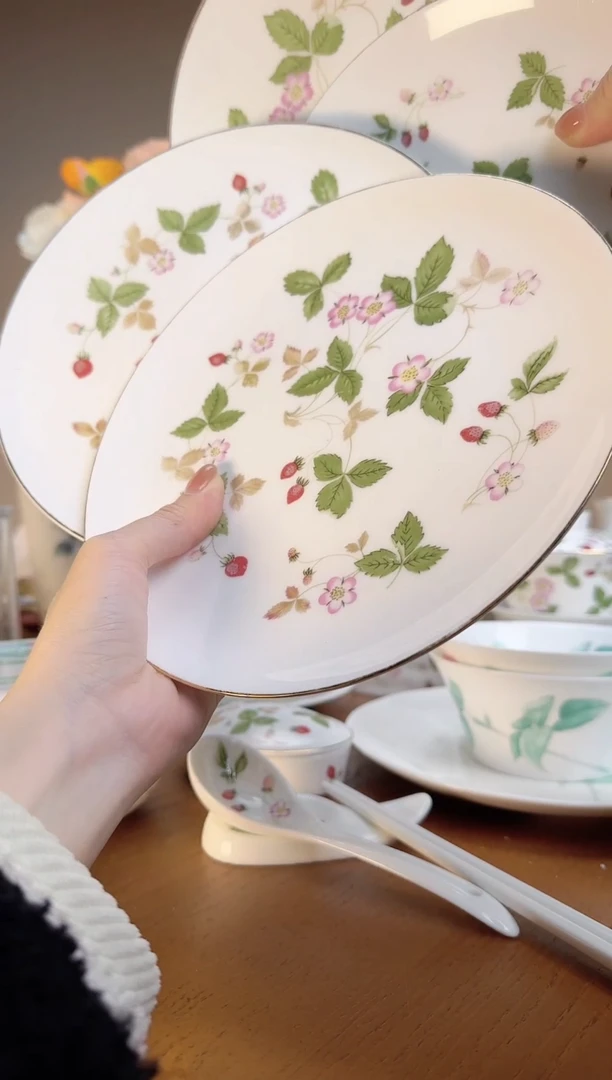 【闪购商品】高骨瓷8寸浅盘4个高骨瓷8寸浅盘4个