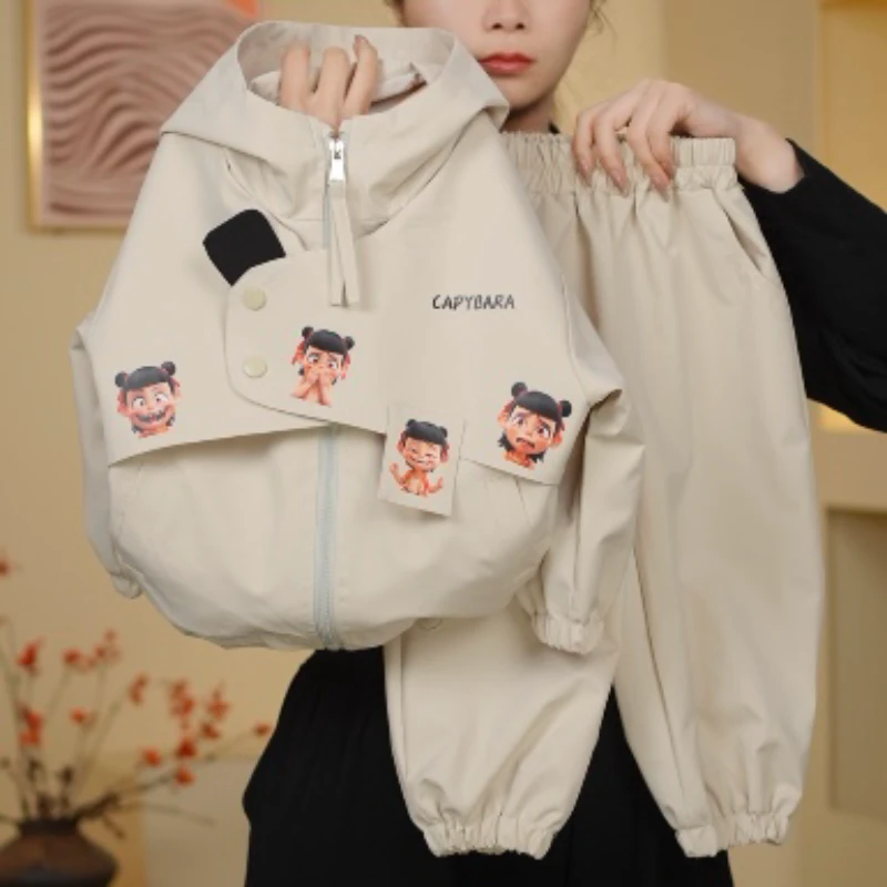 【珍宝推荐】2025春季新款男女童韩版休闲宽松连帽防风儿童外套套装