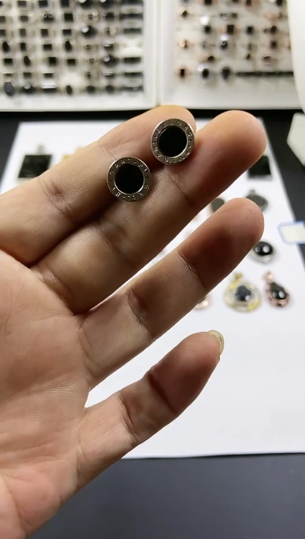 银S925镶嵌翡翠耳钉1