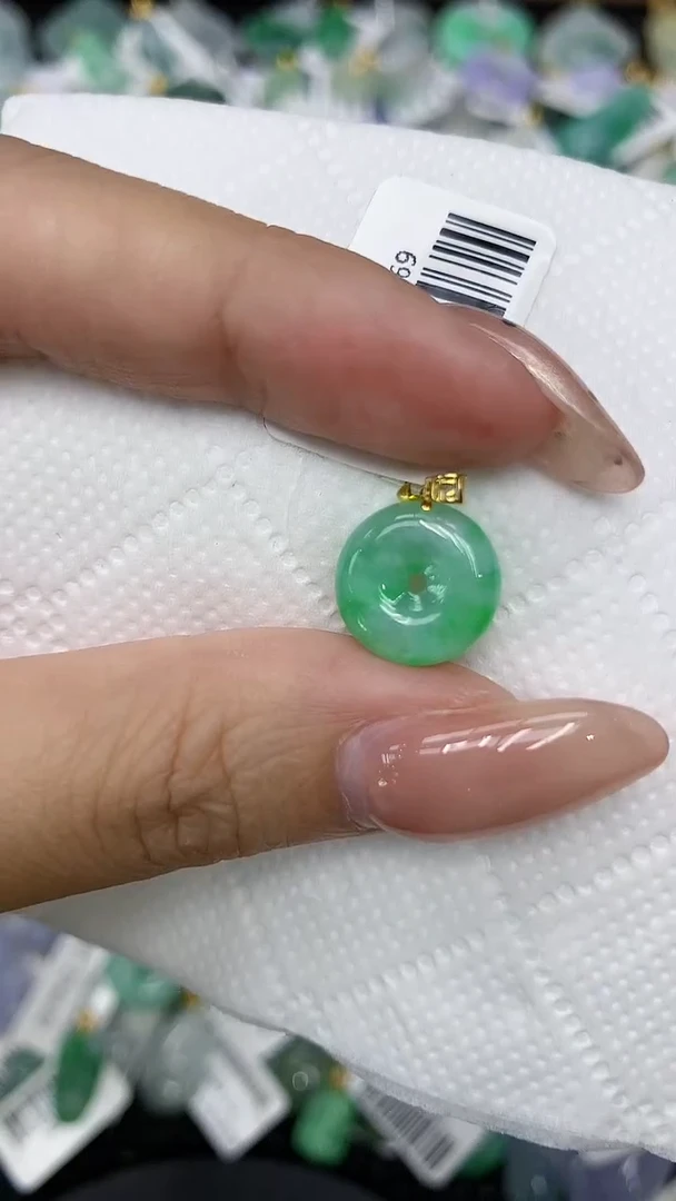 颈饰18K金镶嵌翡翠1