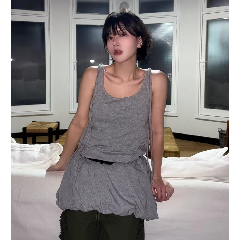 【奥莉】2025春夏：简约净版纯色肩膀绑带花苞吊带裙9395