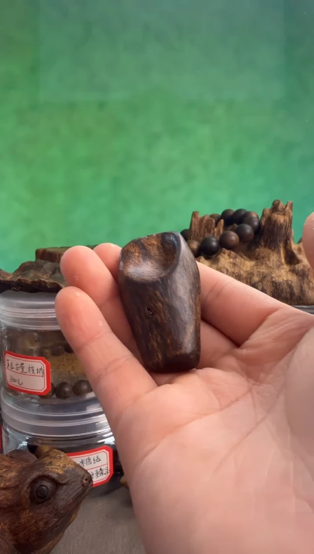 沉香手把件并**谊多样性发一