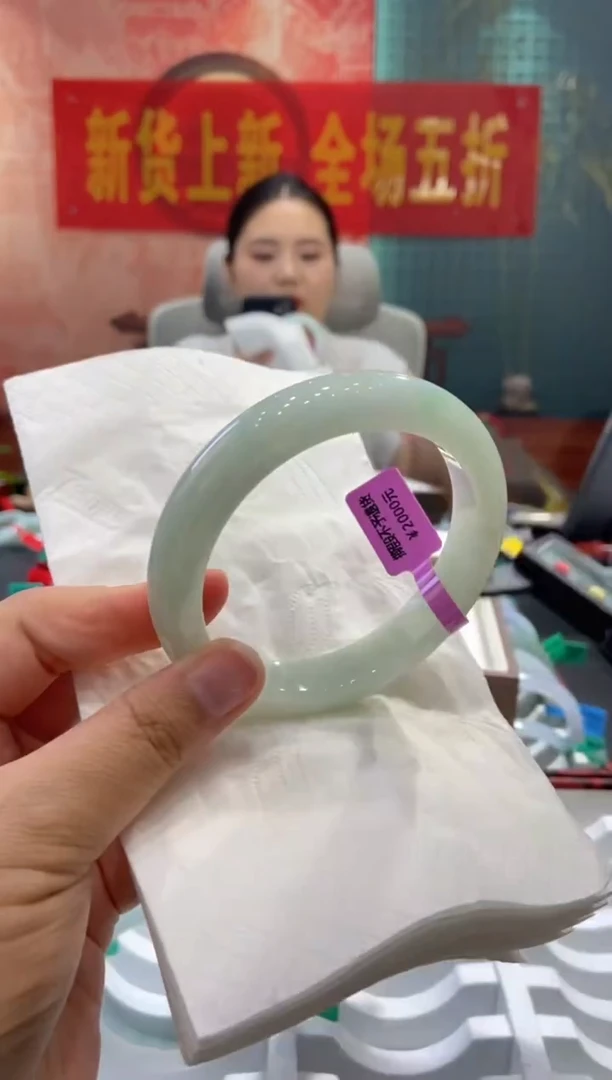 翡翠手镯未镶嵌多人00023553