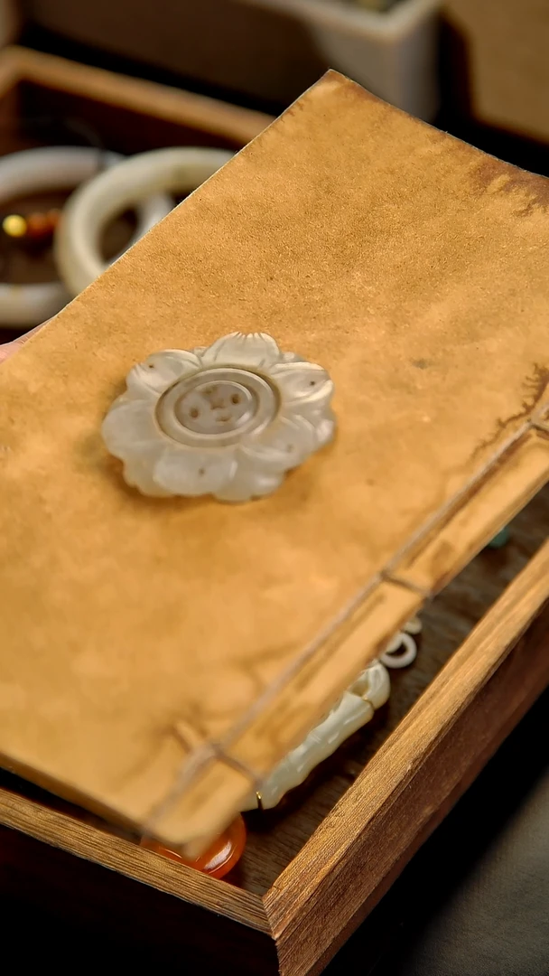 颈饰未镶嵌翡翠老翡翠转心配