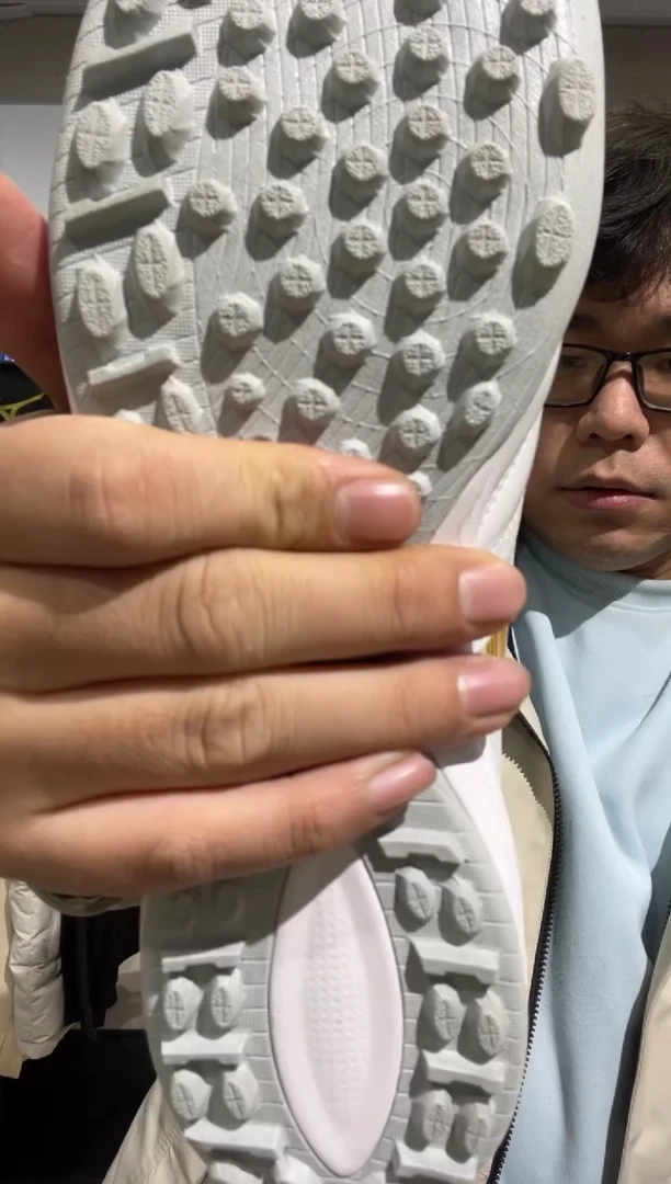 铮尺码41/265 白金色TF