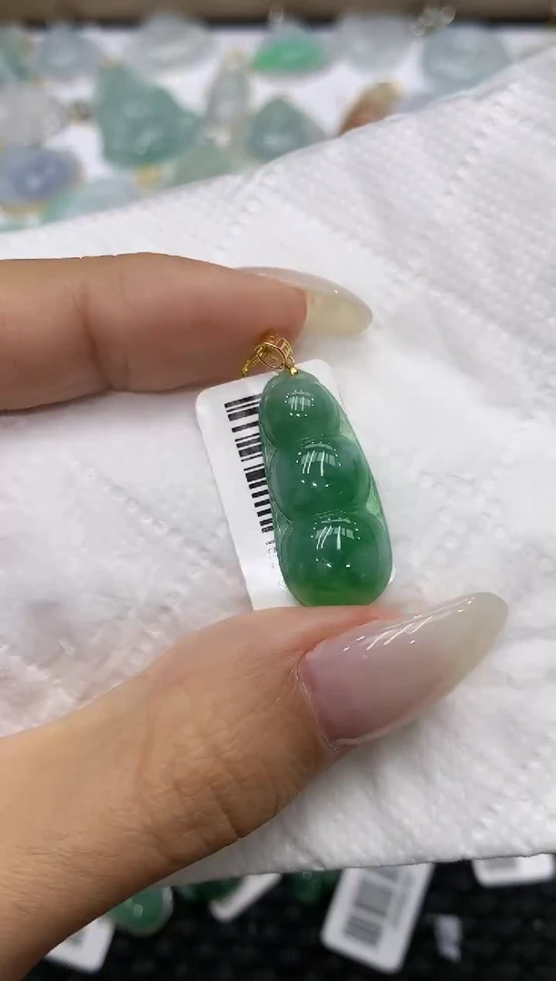 颈饰18K金镶嵌翡翠111111111111