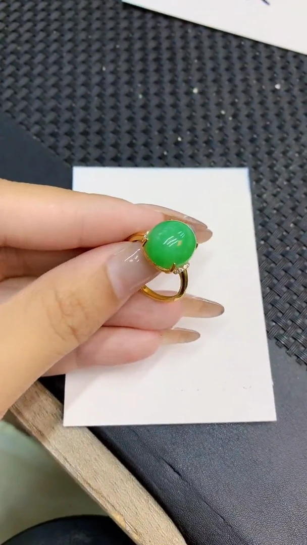颈饰未镶嵌翡翠1