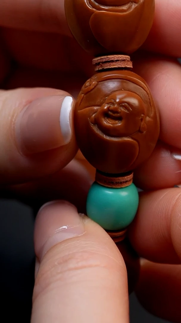 【闪购商品】橄榄核手串浮雕弥勒