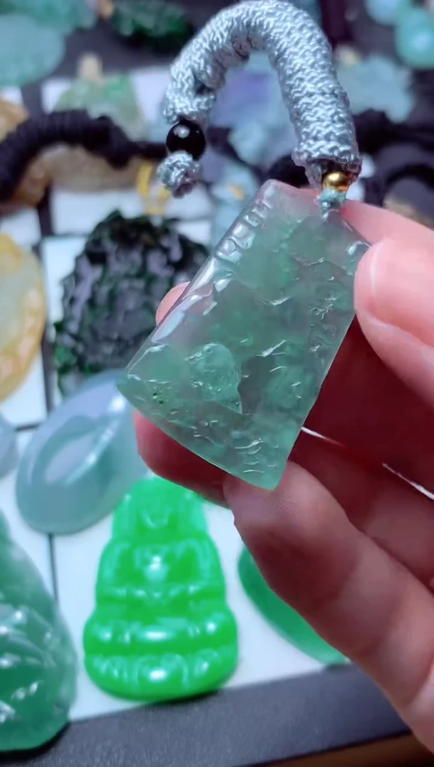 翡翠未镶嵌颈饰天然翡翠A货