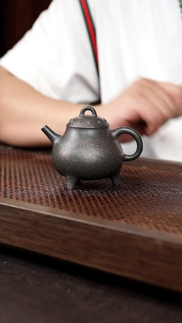 茶壶紫砂岩中泥三足鼎{老}
