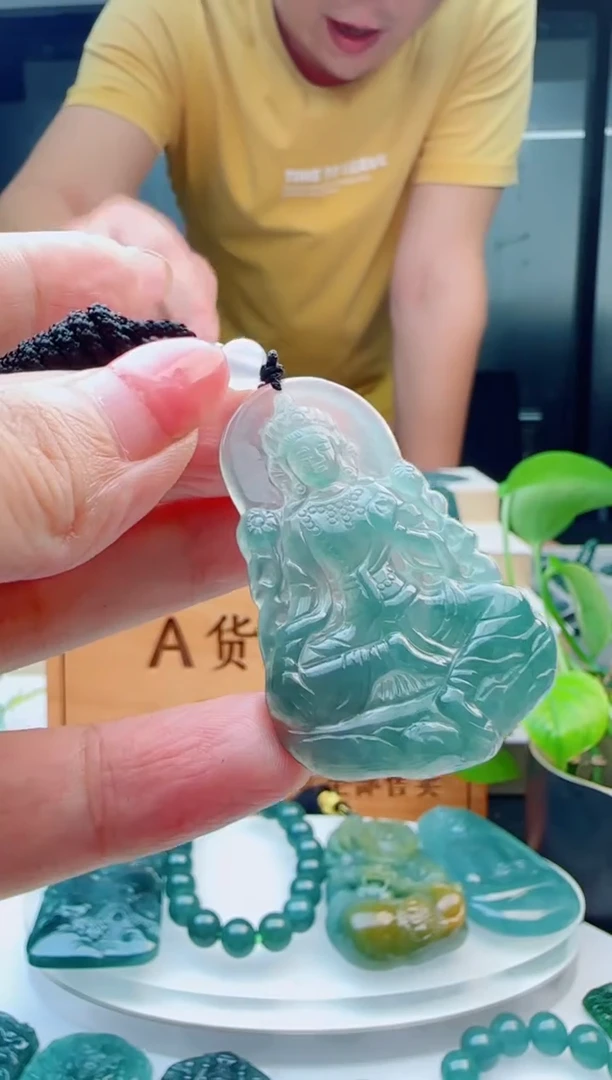翡翠未镶嵌颈饰11111