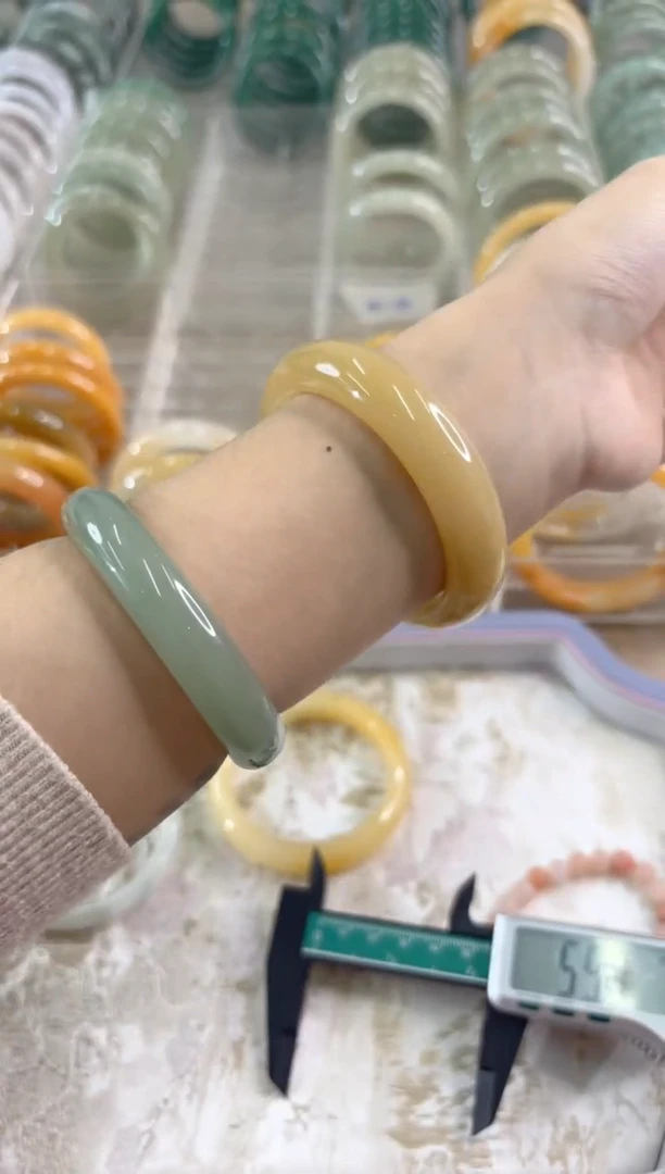 未镶嵌手镯石英质玉177-57HU