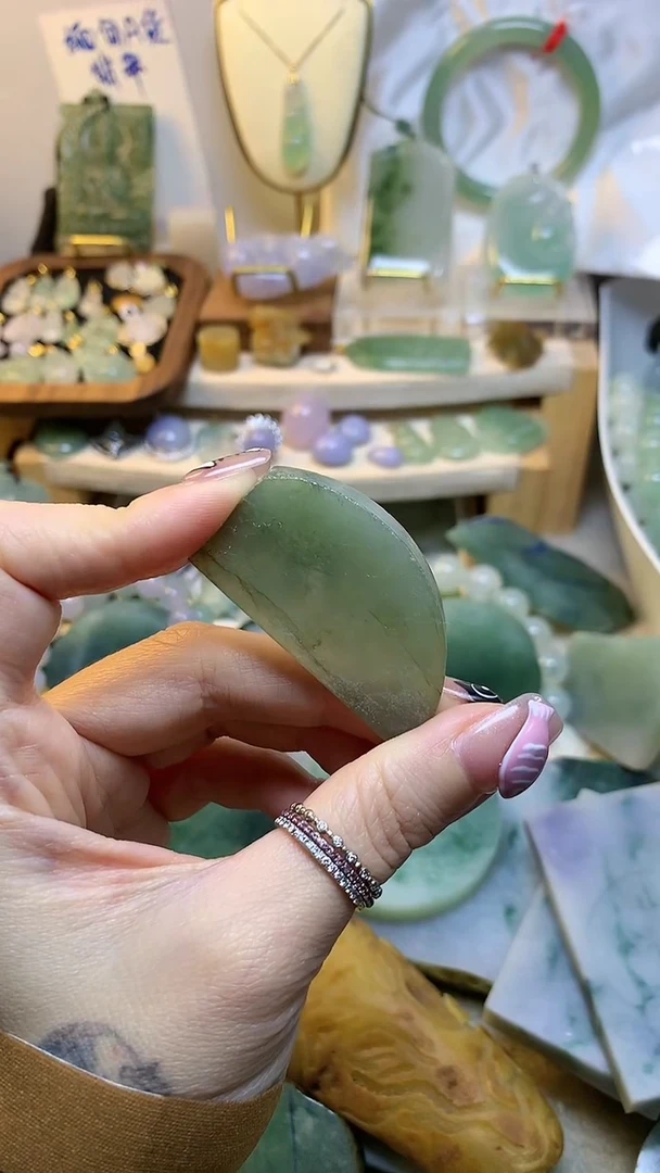 未镶嵌挂件翡翠缅甸A货翡翠,没有运费险,有纹有裂
