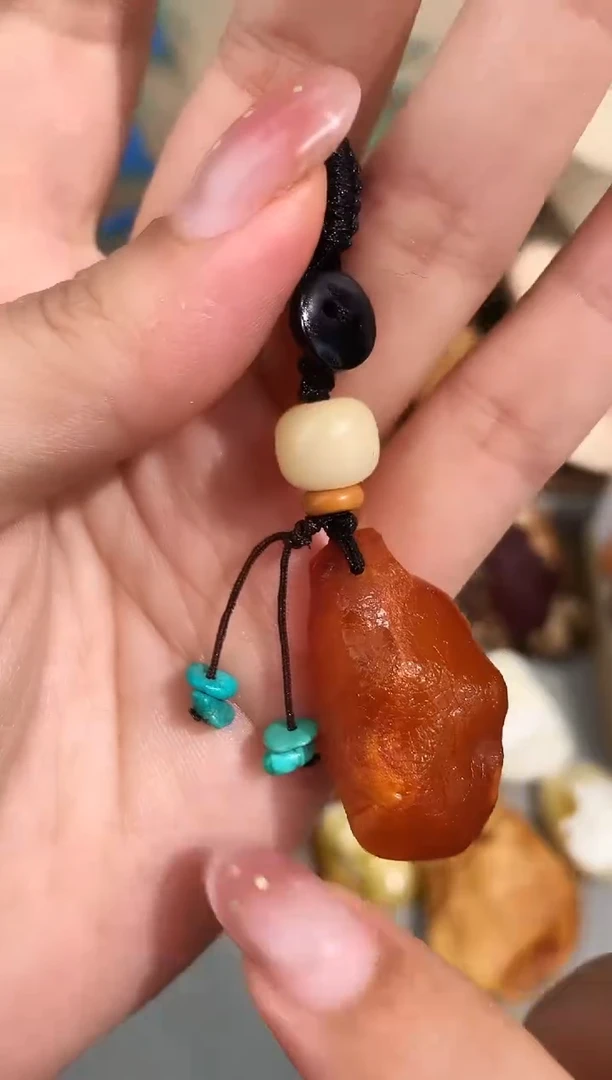 未镶嵌琥珀裸石琥珀
