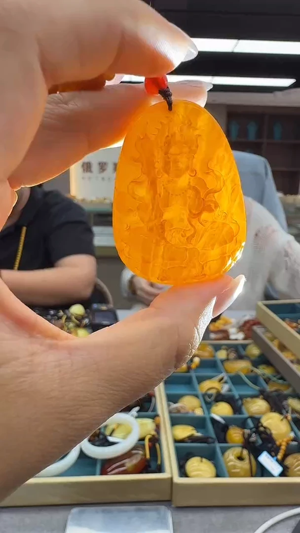 琥珀颈饰未镶嵌229秒拍号 假一罚三