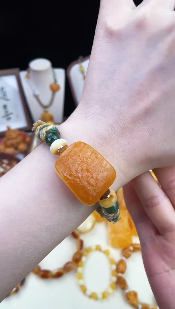 琥珀未镶嵌珠宝奇石柒月