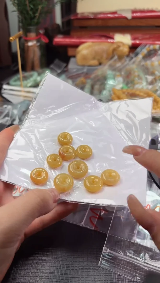 翡翠未镶嵌颈饰100717112 随机发仅一件