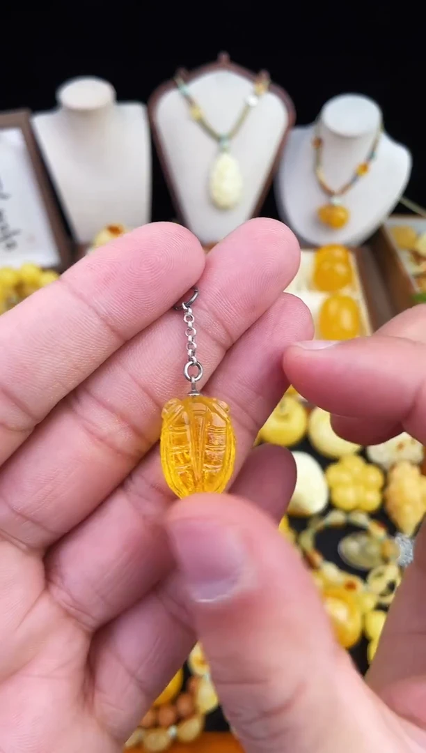 琥珀未镶嵌珠宝奇石柒月