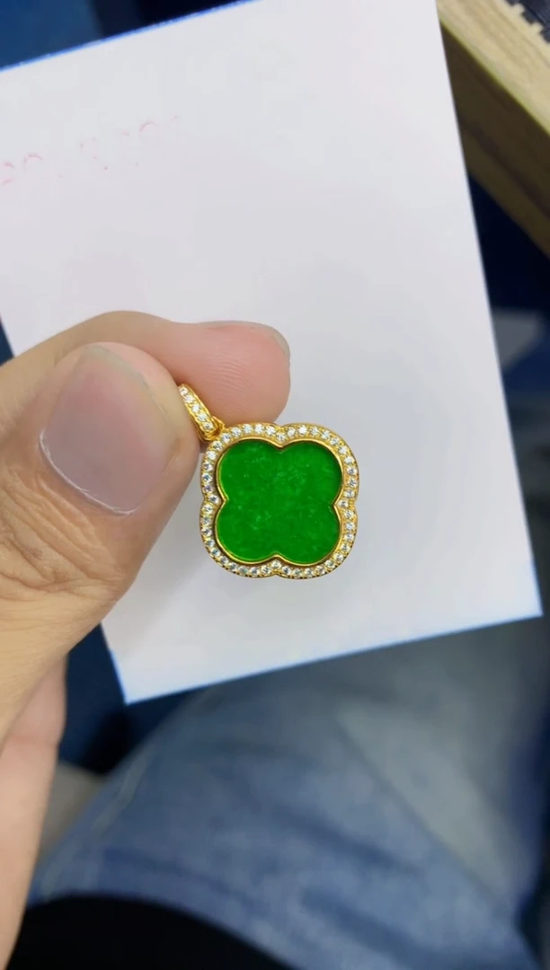 翡翠未镶嵌吊坠(不含链)1