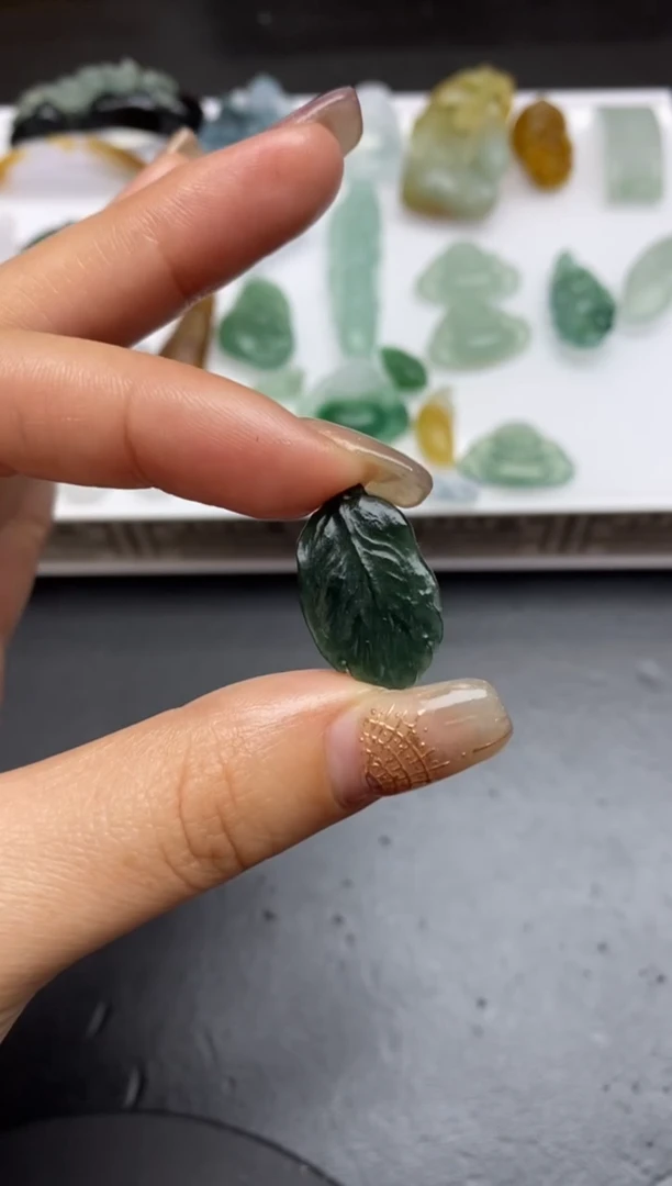 【闪购商品】定制翡翠未镶嵌翡翠毛货~