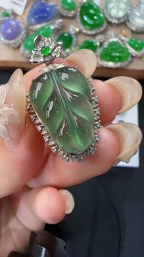 翡翠18K金镶嵌吊坠(不含链)37