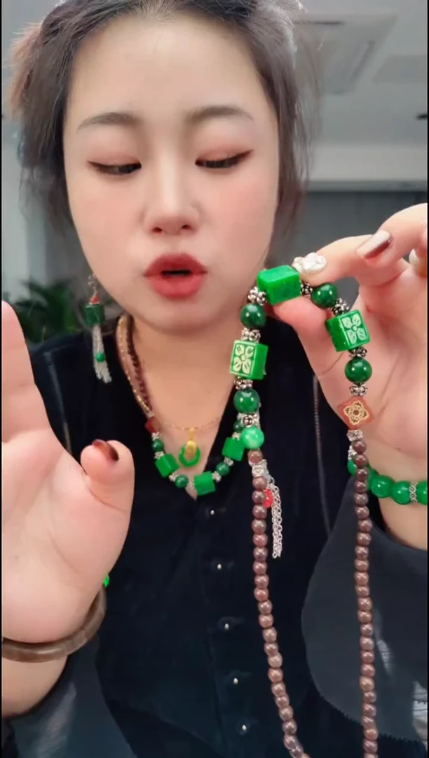 树脂制品1710绿方项链