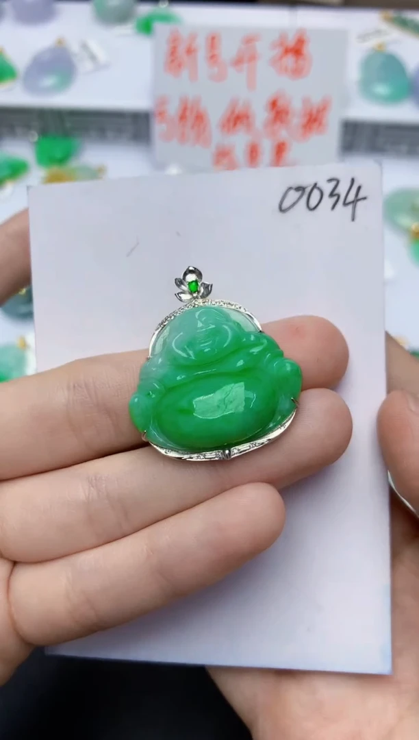 翡翠18K金镶嵌颈饰0000000000