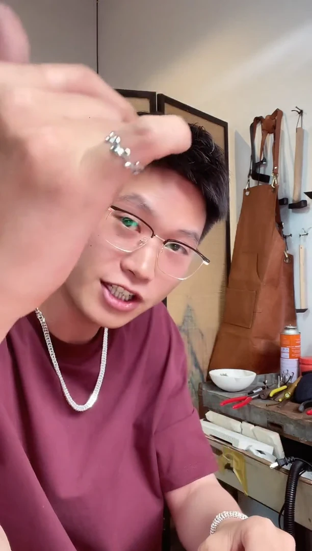 足银无     闪16