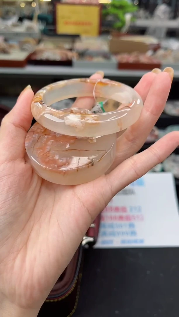 【闪购商品】石英质玉手镯未镶嵌59圈口（赠品镯心）3931212