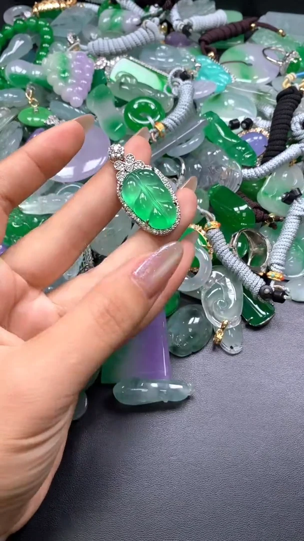 颈饰未镶嵌翡翠(配扣头多样性发其一）116