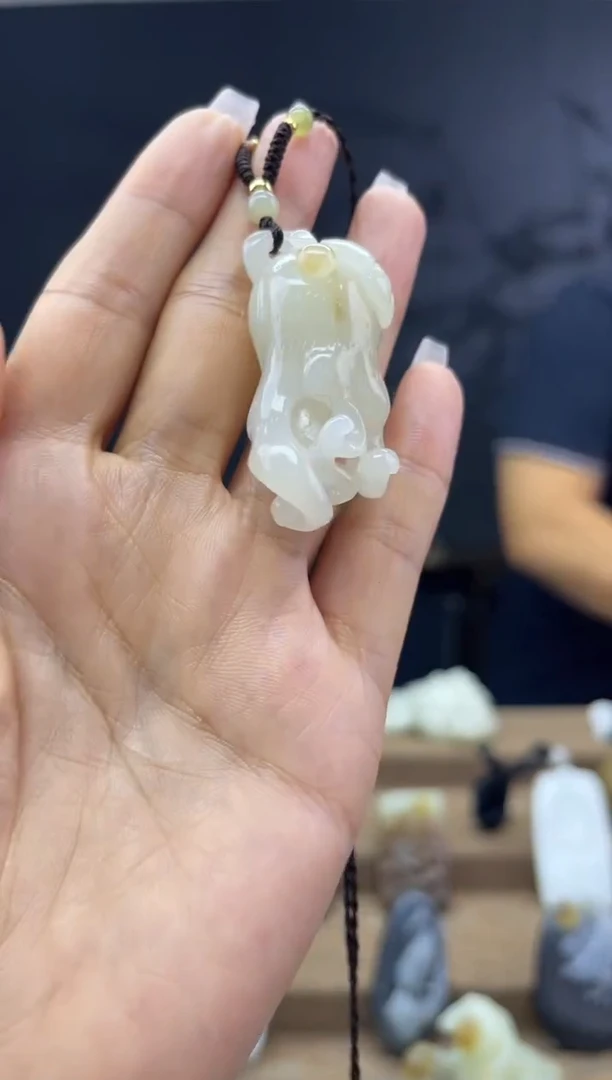 颈饰未镶嵌和田玉1